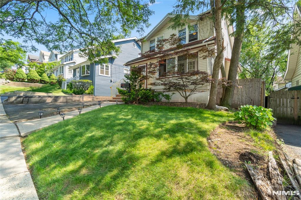 Property for Sale at 42 Oakwood Avenue, Bogota, New Jersey - Bedrooms: 3 
Bathrooms: 2 
Rooms: 7  - $534,900