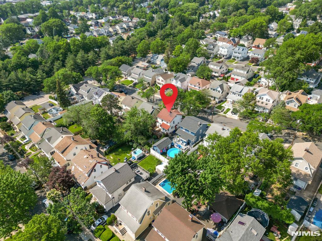 42 Oakwood Avenue