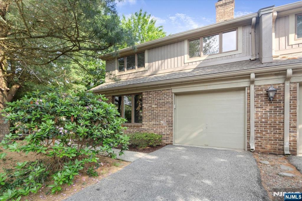 77 Cummings Court
