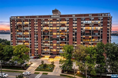 Photo of 3 Horizon RD #1002, Fort Lee, NJ 07024 (MLS # 26030800)