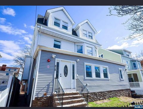 Photo of 818 12th St, Newark, NJ 07108 (MLS # 25044234)