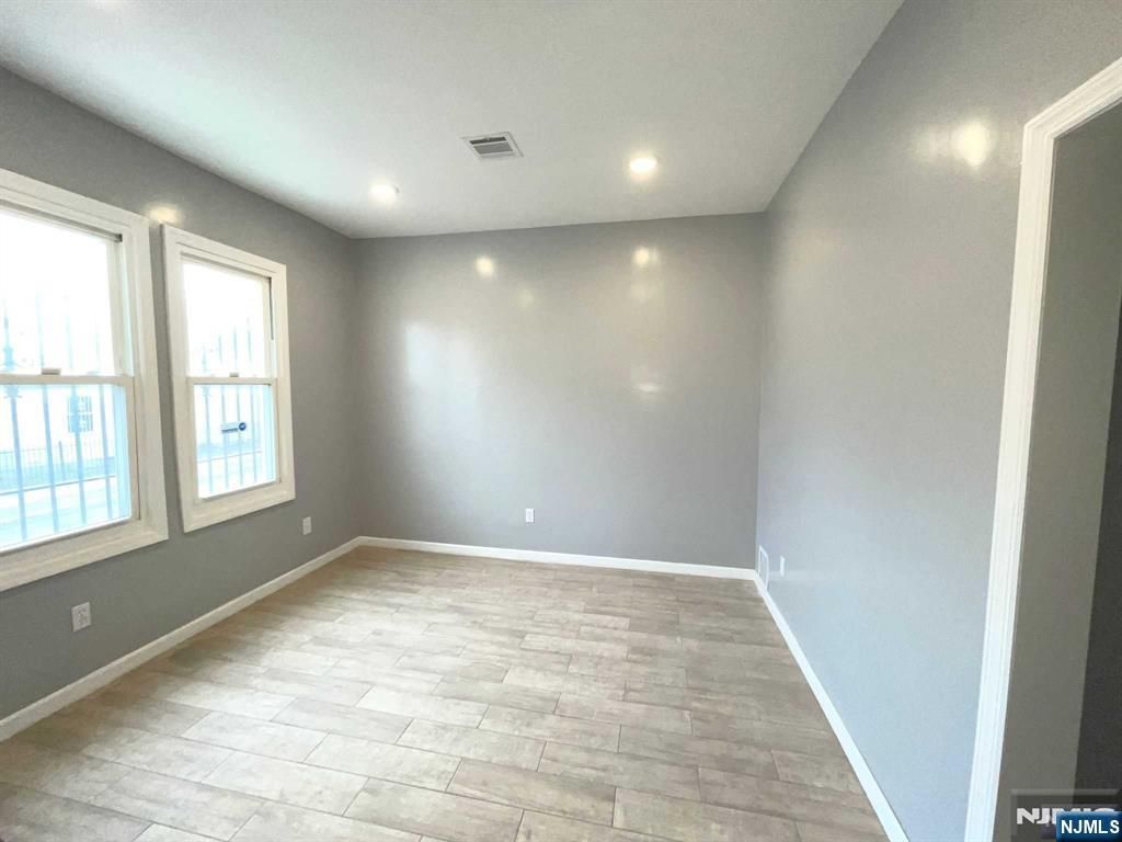 Photo of 25 Kipp Street, Newark, NJ 07108 (MLS # 25040052)