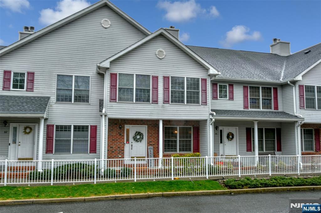 Property for Sale at 84 Heather Lane 19, Wyckoff, New Jersey - Bedrooms: 3 
Bathrooms: 3  - $685,000