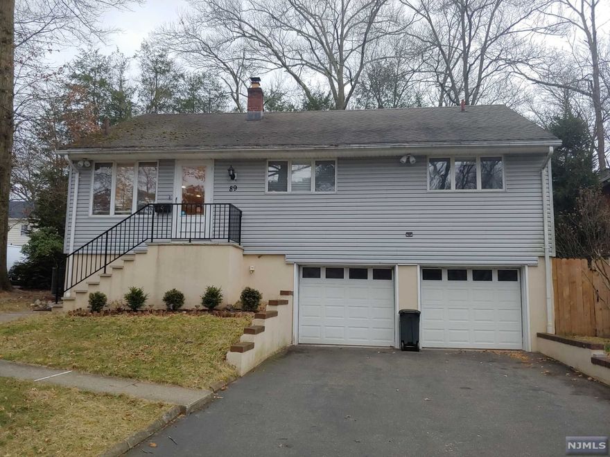 Raised ranch house in desirable street. Well maintained and mint condition. 3Bedroom and 2 full bath, all hardwood floor, deck, RR in basement. New roof and hot water heater replaced 2years before. Close to blue ribbon schools, nature center, library and NYC Transit. Lease expires end of April,2022