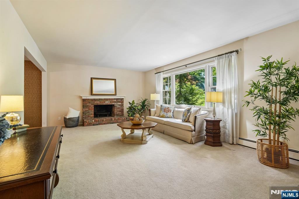 16 Darlene Terrace