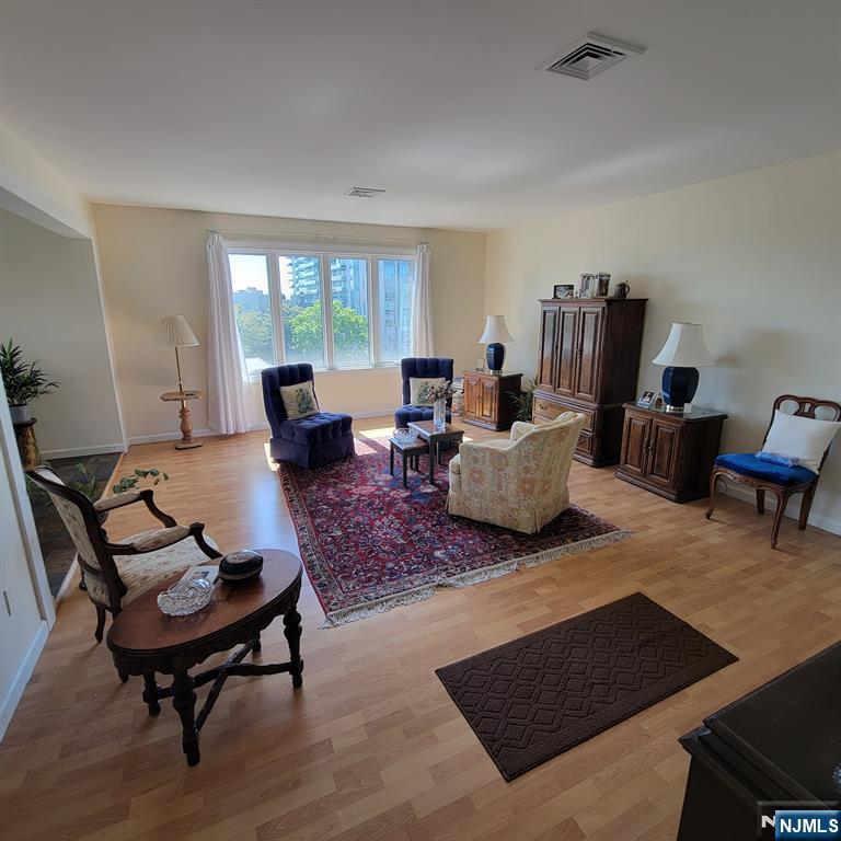 314 Palisade Avenue B4