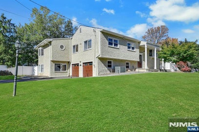 505 Fordham Place Paramus NJ 07652