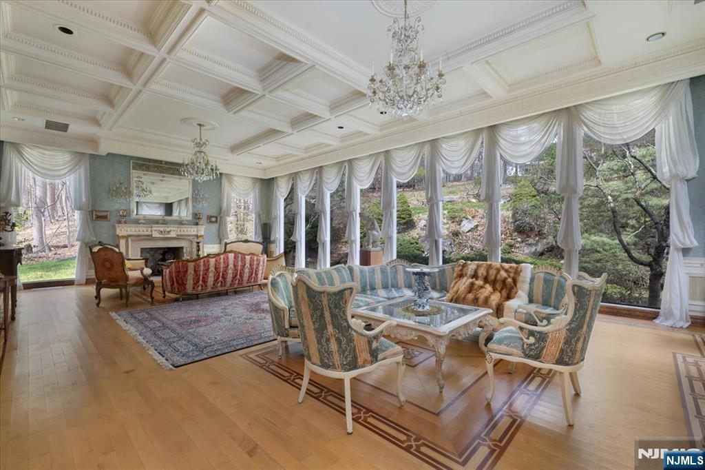 12 Saddle River Road, Saddle River, New Jersey - 6 Bedrooms  
8 Bathrooms  
14 Rooms - 