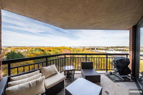 719 Harmon Cove Towers 719 Secaucus NJ 07094
