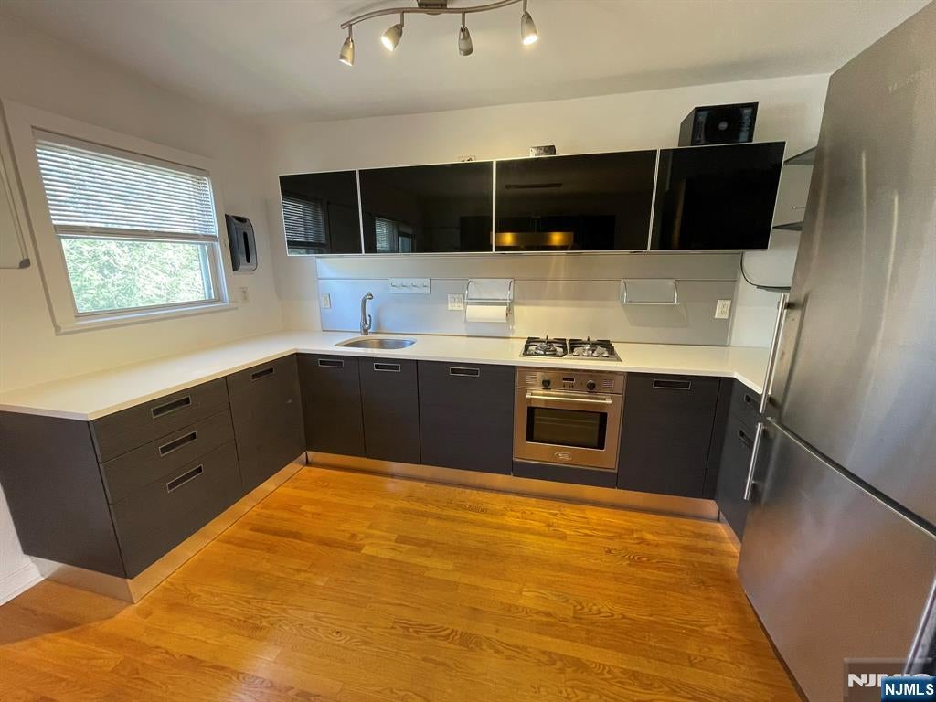 151 E Palisade Avenue C2