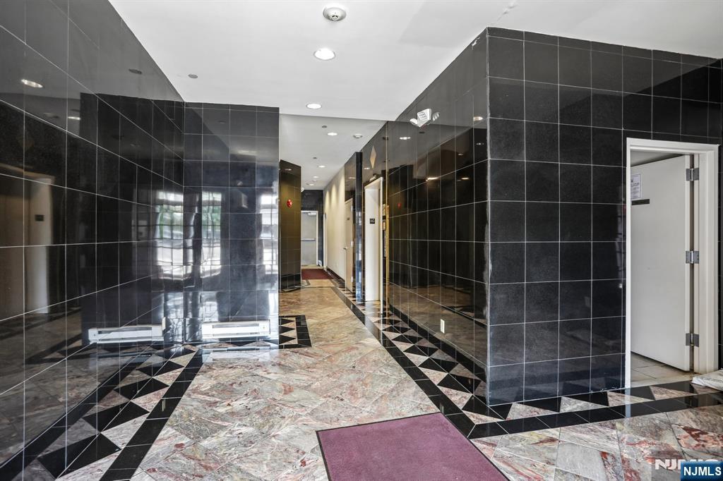 399 11th Street 205