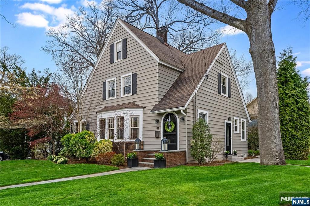 56 Roxbury Place