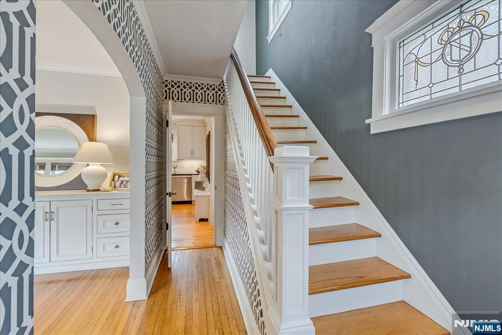 56 Roxbury Place