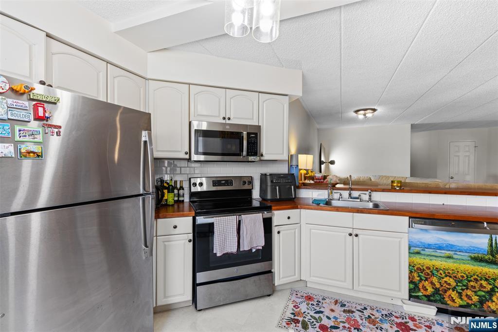 290 Anderson Street 2A