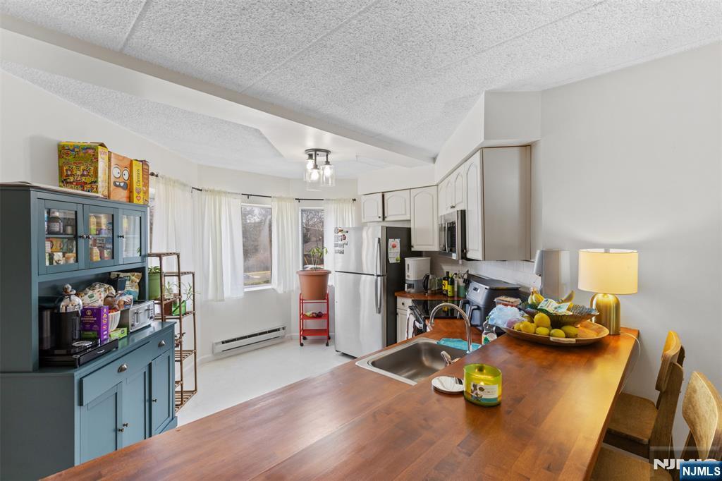 290 Anderson Street 2A