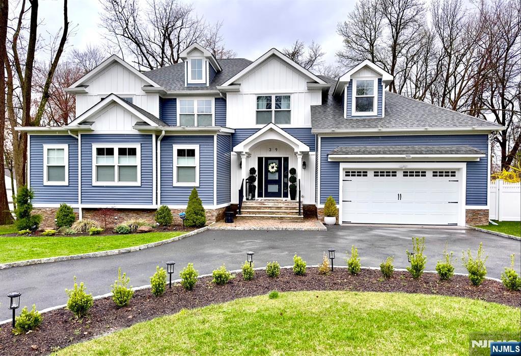 Property for Sale at 39 Pier Lane, Fairfield, New Jersey - Bedrooms: 5 
Bathrooms: 4 
Rooms: 11  - $1,395,000