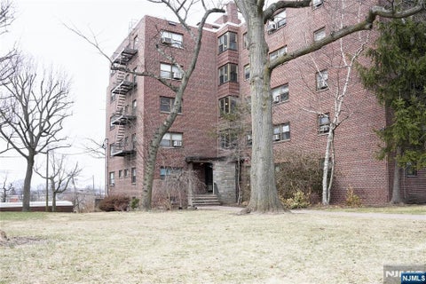 Photo of 3021 Edwin #1J, Fort Lee, NJ 07024 (MLS # 26032071)