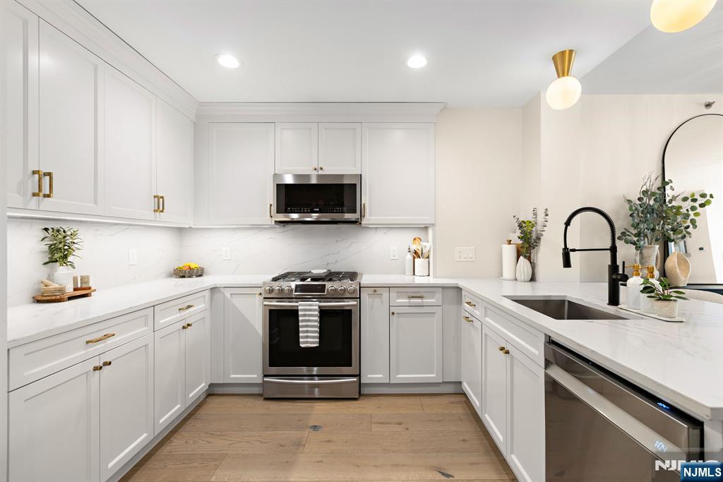 1125 Maxwell Lane 434-436
