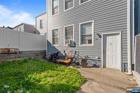 Photo of 36 Arverne TER, Irvington, NJ 07111 (MLS # 26027088)