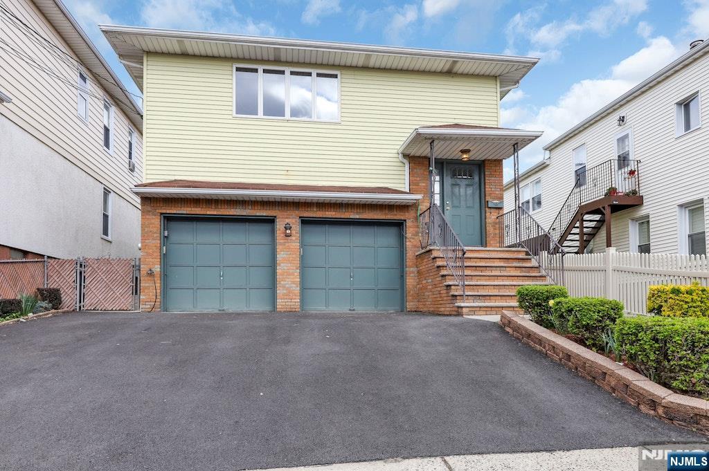 123 Farnham Avenue