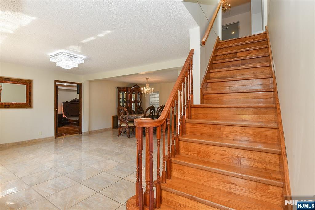 156 E Linden Avenue