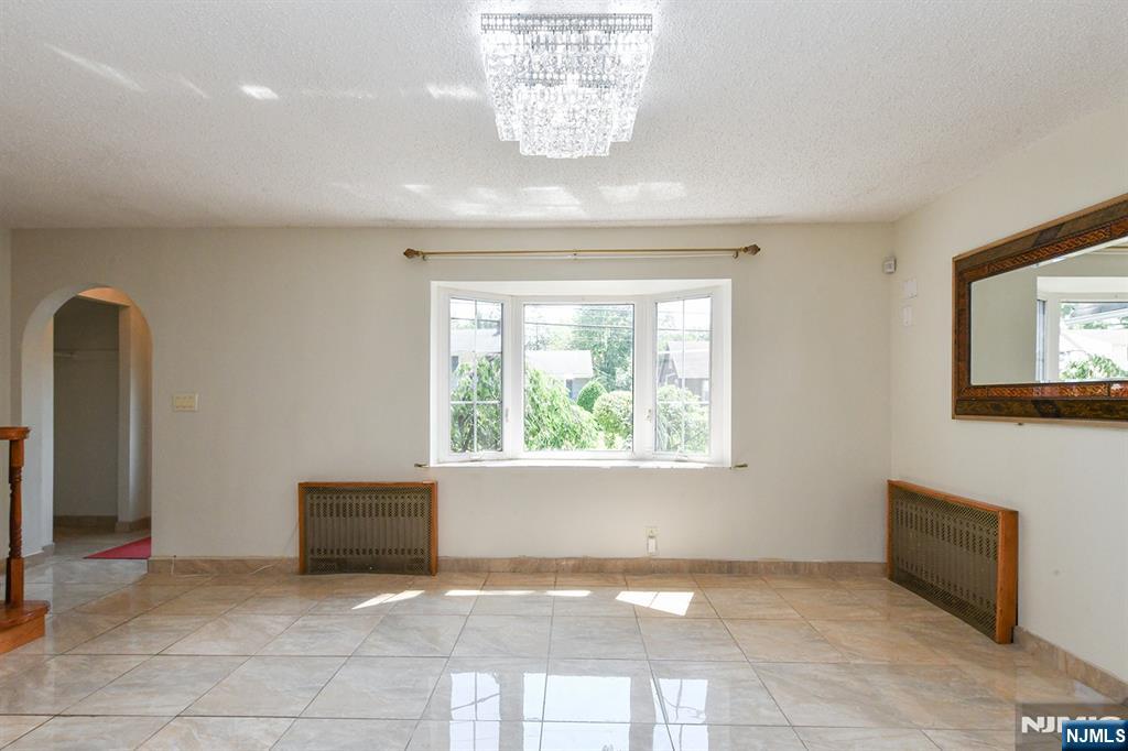 156 E Linden Avenue