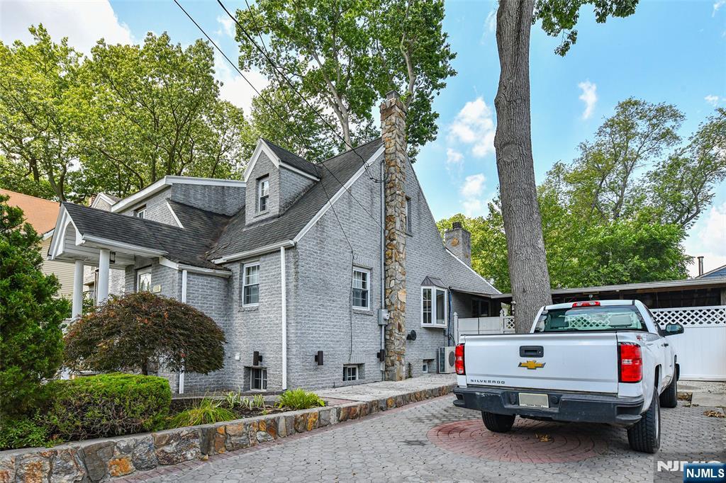 156 E Linden Avenue