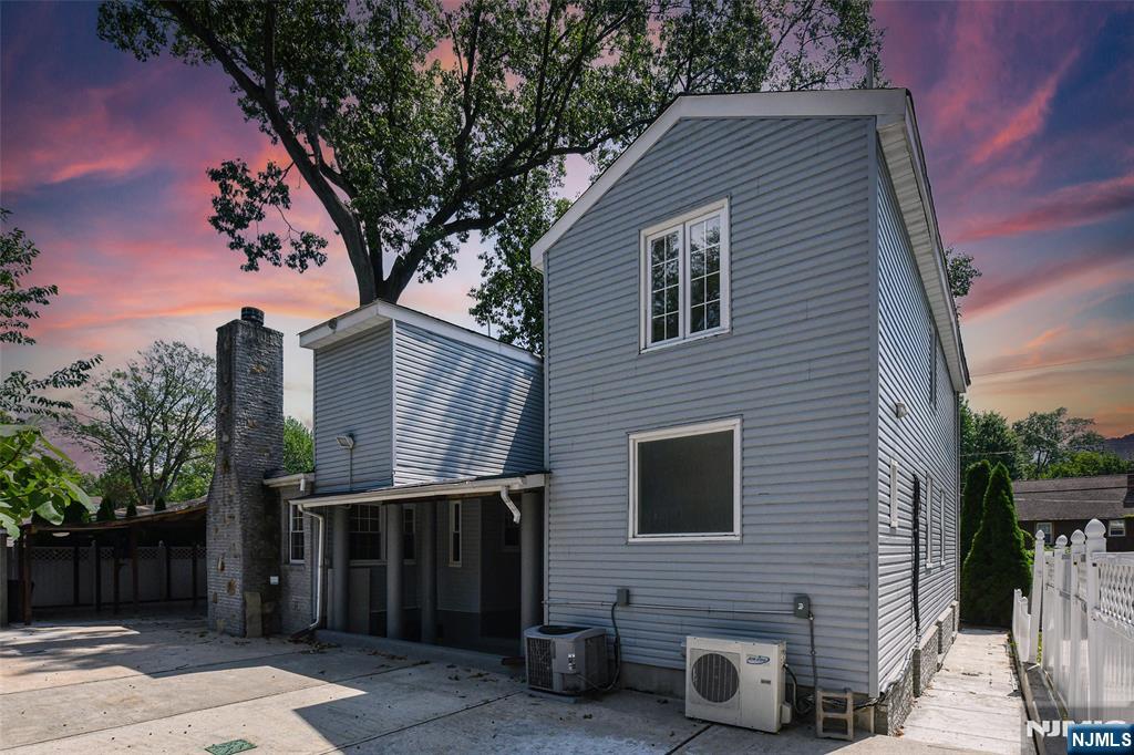 156 E Linden Avenue