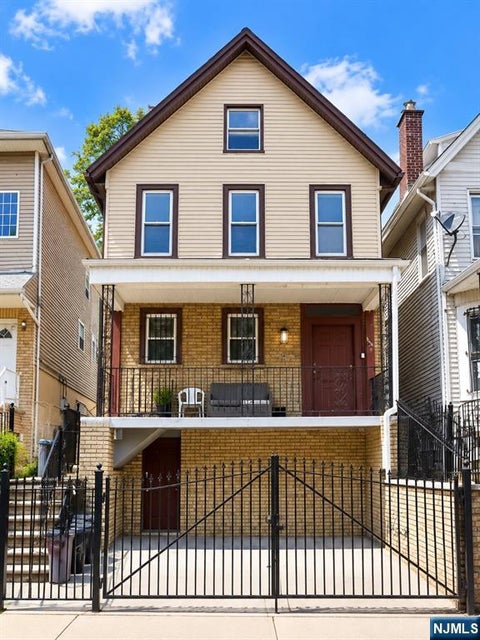 Photo of 192 6th Street, Newark, NJ 07107 (MLS # 26034719)