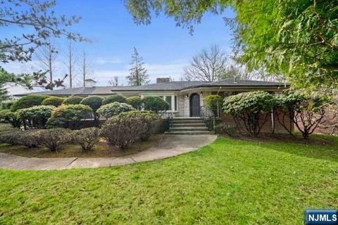 35 Old Dock Road Alpine NJ 07620