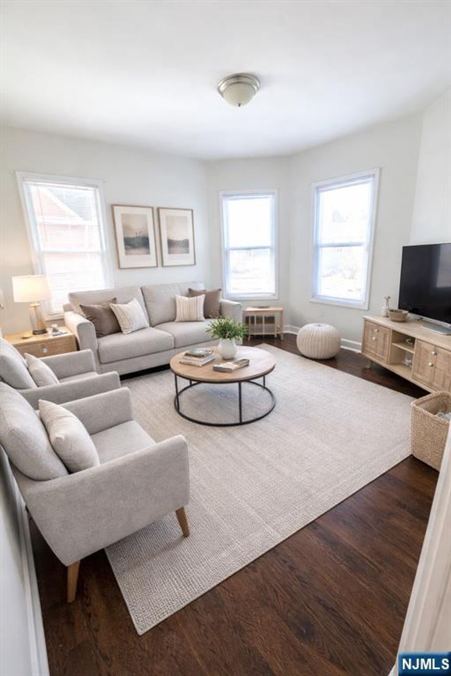 438 Devon Street, Unit #2, Kearny is a beautifully renovated 4-bedroom, 2-bath duplex apartment offering modern finishes, a spacious living area, and a separate spacious dining room perfect for entertaining. This bright and move-in-ready unit features an updated kitchen and bathrooms, generous bedroom sizes, and 1 off-street parking space included. Located in a prime Kearny neighborhood with easy access to public transportation, major highways, and a quick commute to NYC, making it ideal for commuters. Close to shopping, dining, parks, and schools. A rare opportunity to rent a large, renovated duplex in an unbeatable location.