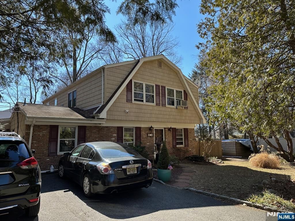 Photo of 57 W Fairview Avenue, Park Ridge, NJ 07645 (MLS # 25005309)