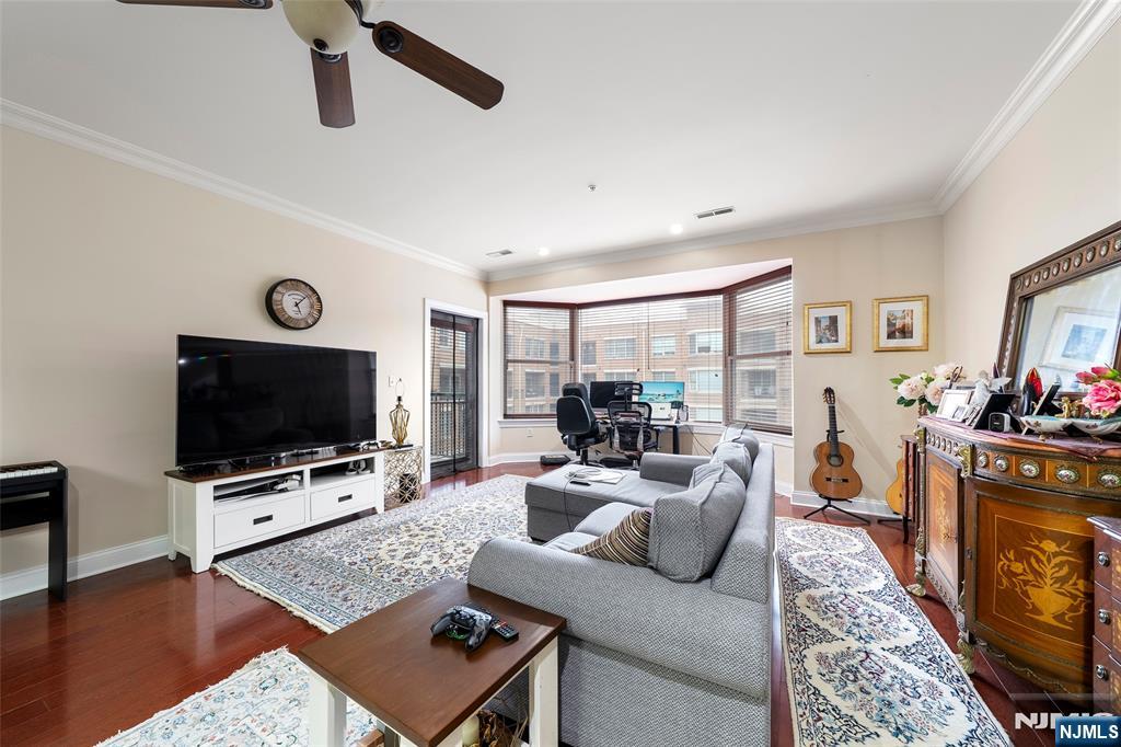 22 Ave At Port Imperial Avenue 428