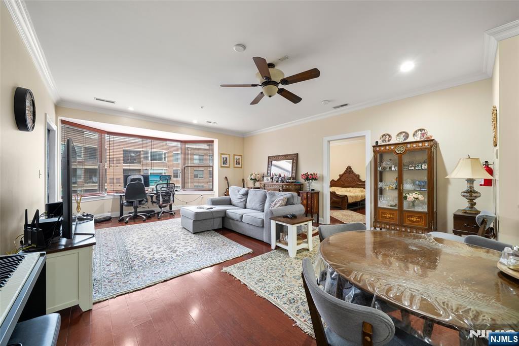 22 Ave At Port Imperial Avenue 428