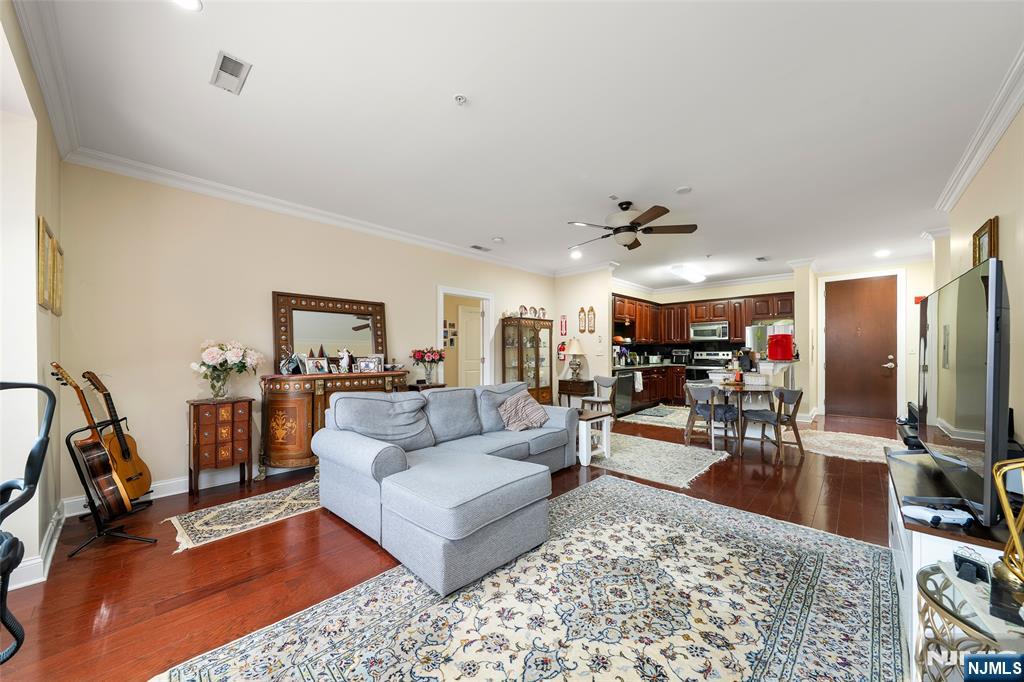 22 Ave At Port Imperial Avenue 428