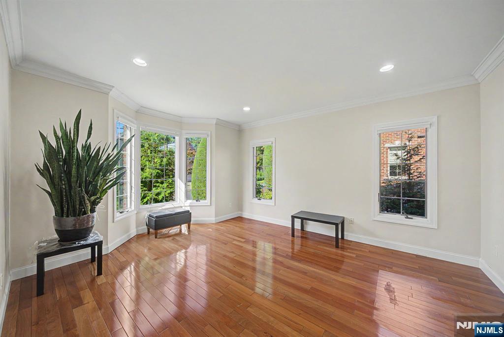 Homes for Sale in Northern NJ | ThisIsRiverEdge.com 217 Lyncrest Road