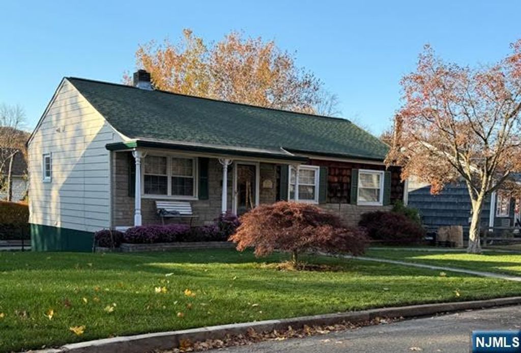 Photo of 186 N Ethel Avenue, Hawthorne, NJ 07506 (MLS # 26004069)