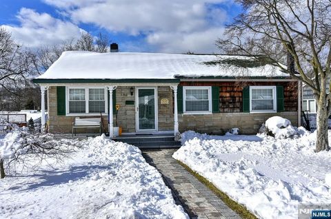 Photo of 186 N Ethel Avenue, Hawthorne, NJ 07506 (MLS # 26004069)