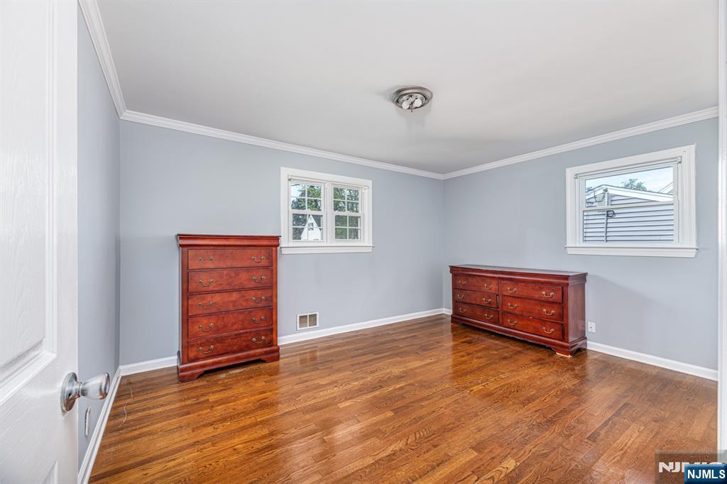 Pompton Lakes, New Jersey 07442, United States, 4 Bedrooms Bedrooms, ,2 BathroomsBathrooms,Residential,Active,164870