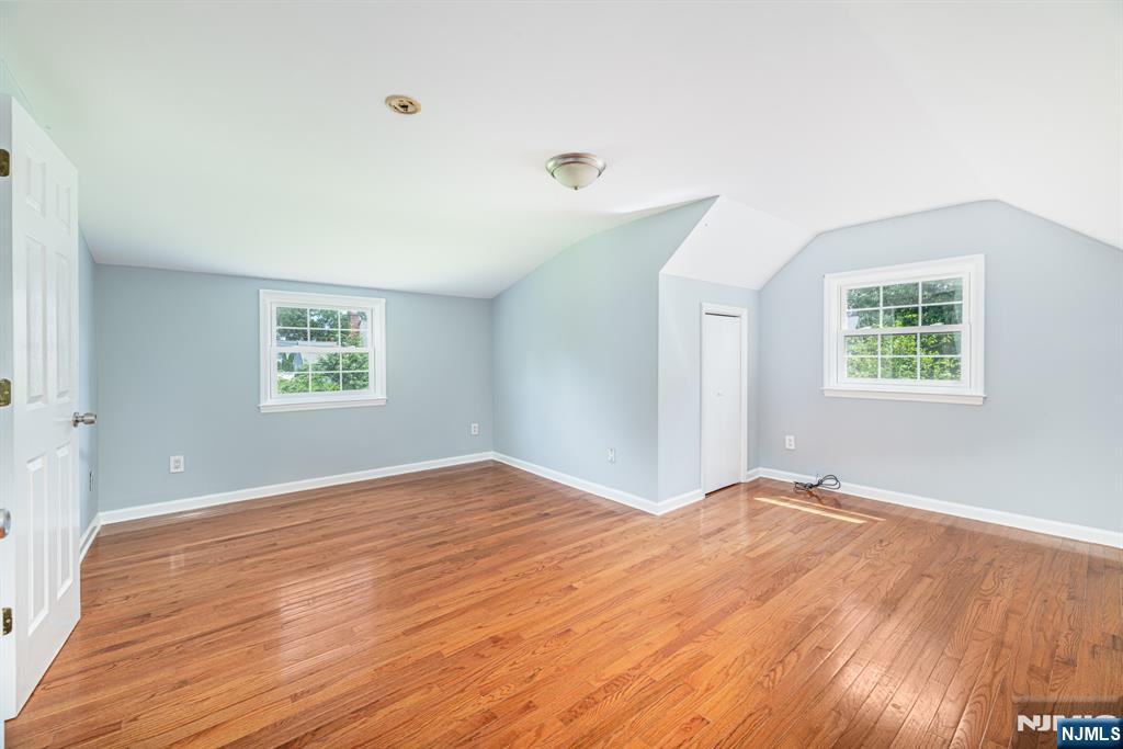 Pompton Lakes, New Jersey 07442, United States, 4 Bedrooms Bedrooms, ,2 BathroomsBathrooms,Residential,Active,164870