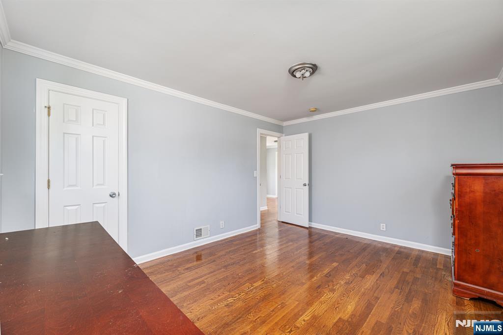 Pompton Lakes, New Jersey 07442, United States, 4 Bedrooms Bedrooms, ,2 BathroomsBathrooms,Residential,Active,164870