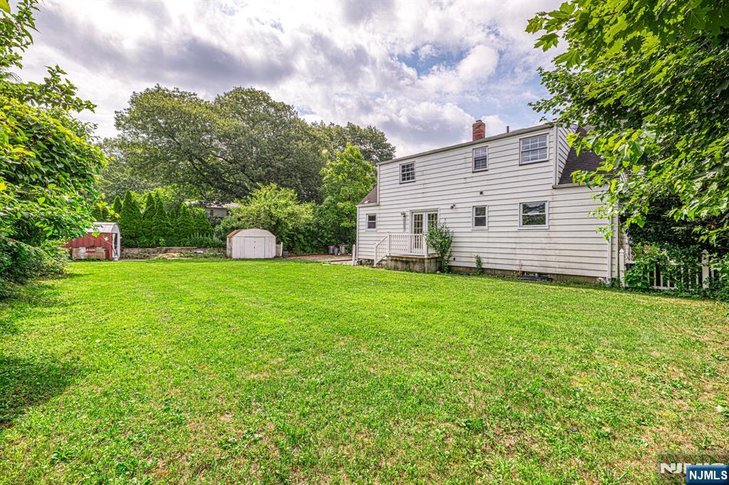 Pompton Lakes, New Jersey 07442, United States, 4 Bedrooms Bedrooms, ,2 BathroomsBathrooms,Residential,Active,164870