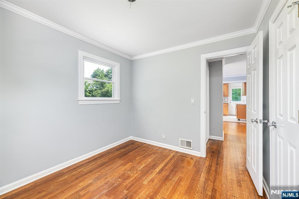 Pompton Lakes, New Jersey 07442, United States, 4 Bedrooms Bedrooms, ,2 BathroomsBathrooms,Residential,Active,164870