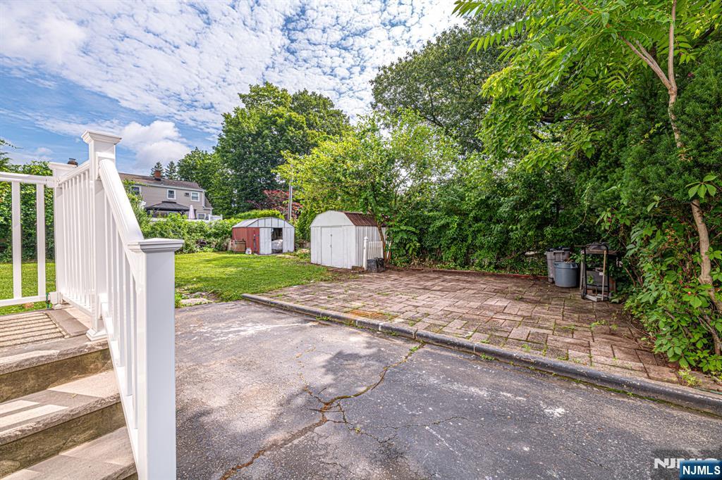 Pompton Lakes, New Jersey 07442, United States, 4 Bedrooms Bedrooms, ,2 BathroomsBathrooms,Residential,Active,164870