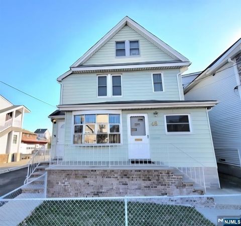 Photo of 48 Stuyvesant Ave, Lyndhurst, NJ 07071 (MLS # 26011238)