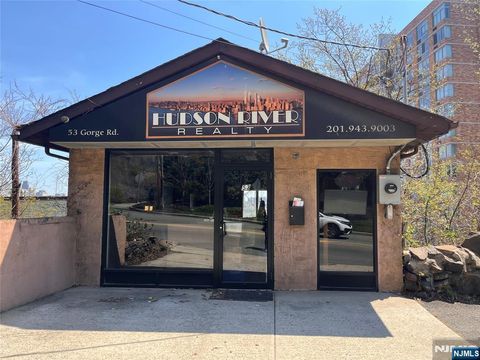 53 Gorge Edgewater NJ 07020