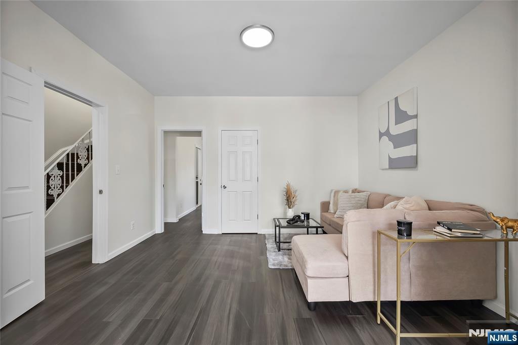 85 Anderson Avenue