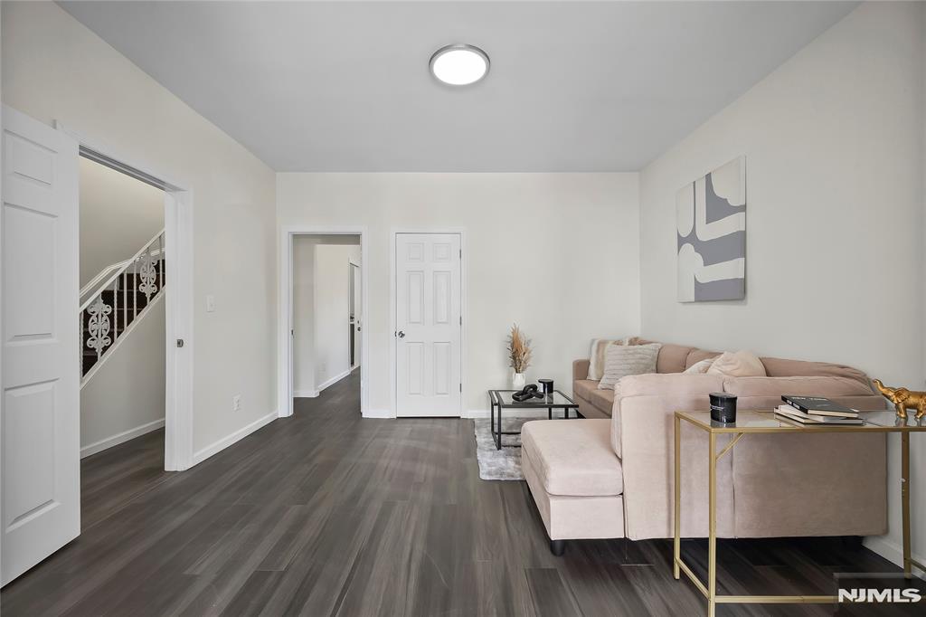 85 Anderson Avenue