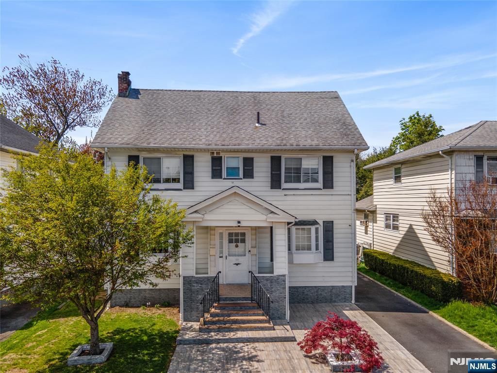 Photo of 15 Putnam Place, Clifton, NJ 07011 (MLS # 26014780)