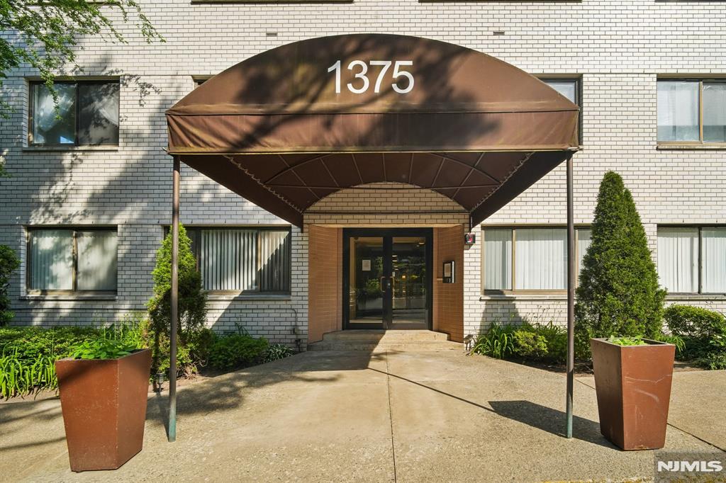1375 River Road 1A